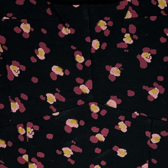 Womens Floral Print Sleeveless Fitted Crop Top Size Medium Black Pink Ponte Knit - Picture 6 of 10